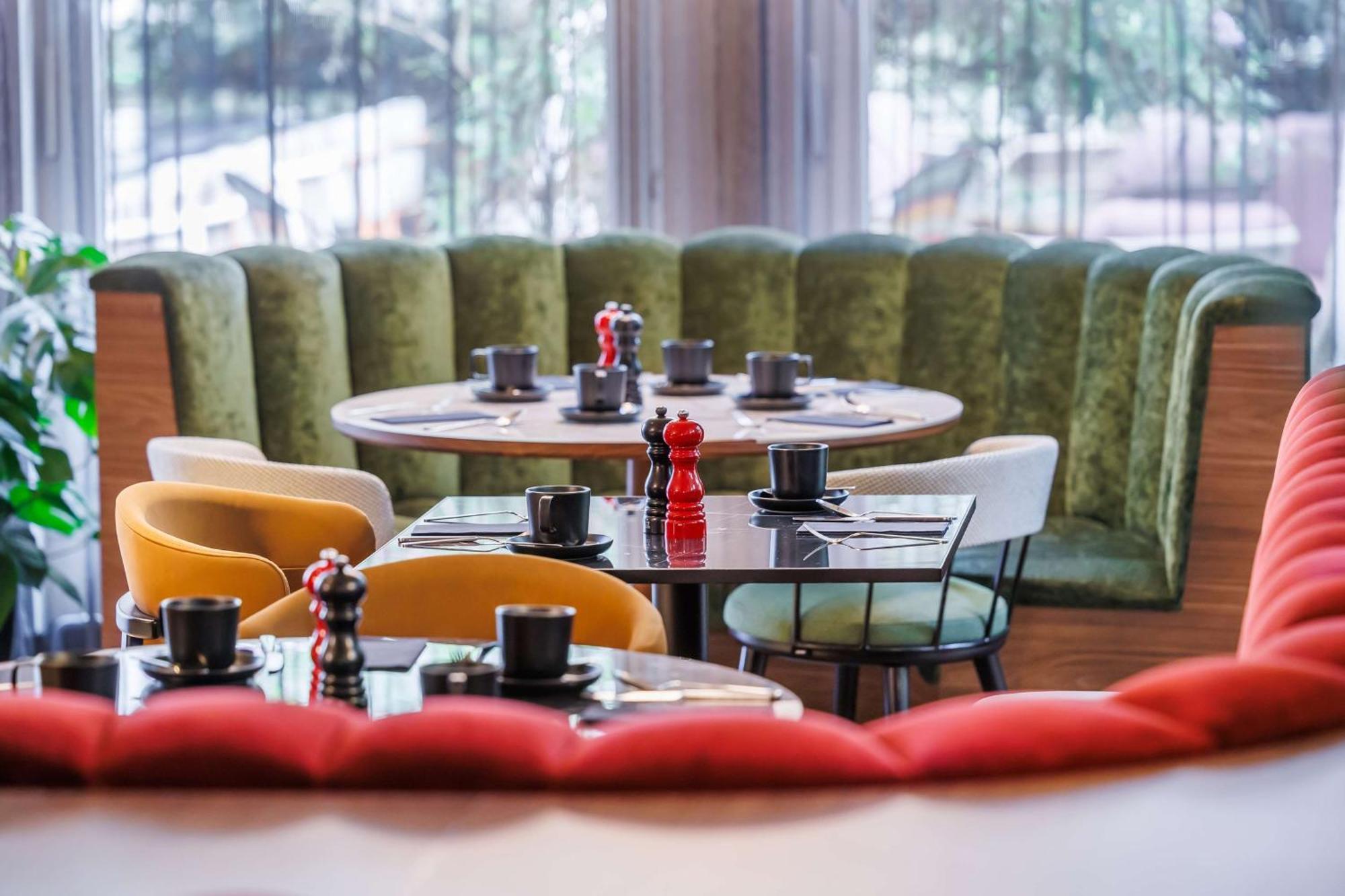 Radisson Red Berlin Kudamm Hotel ภายนอก รูปภาพ