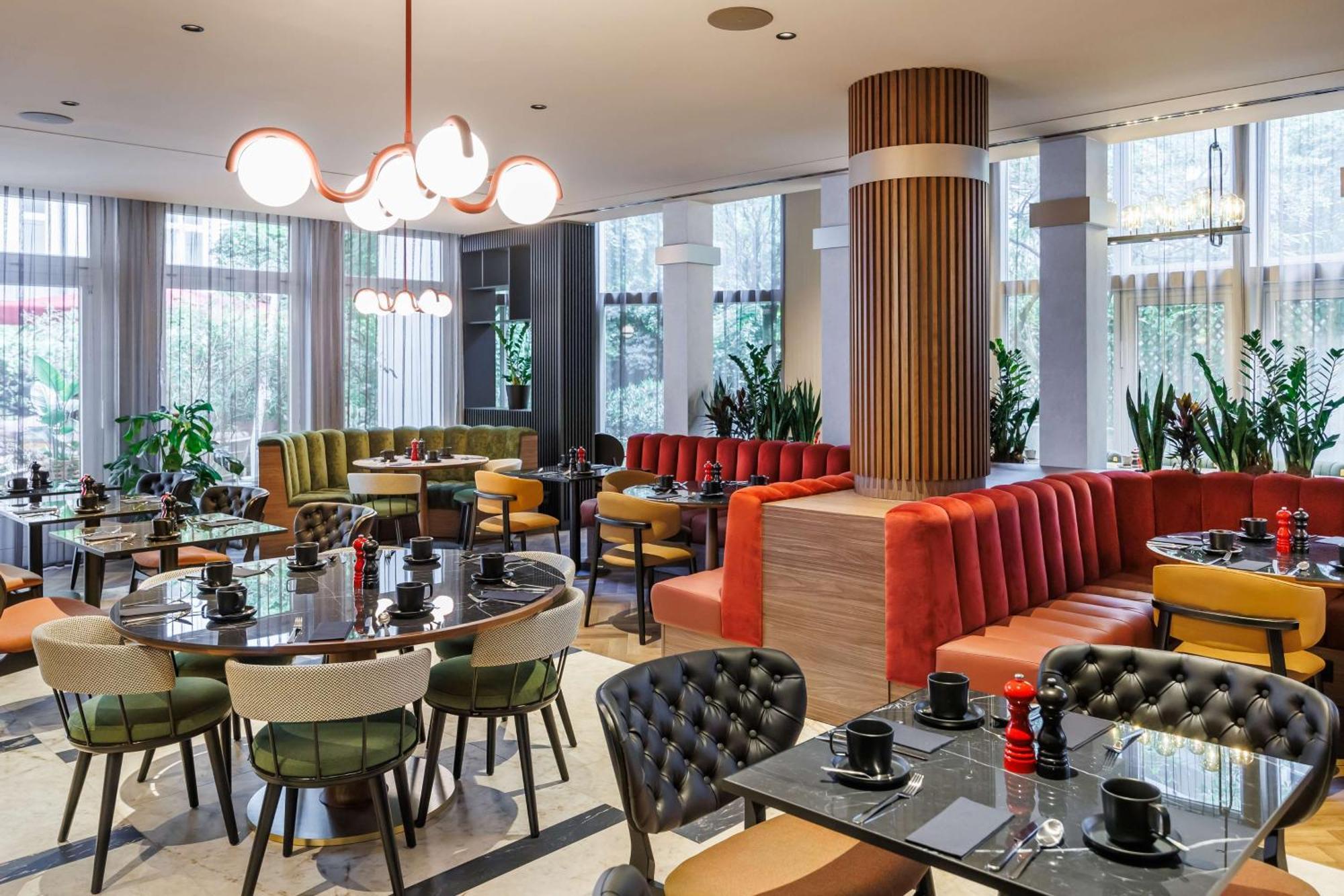 Radisson Red Berlin Kudamm Hotel ภายนอก รูปภาพ