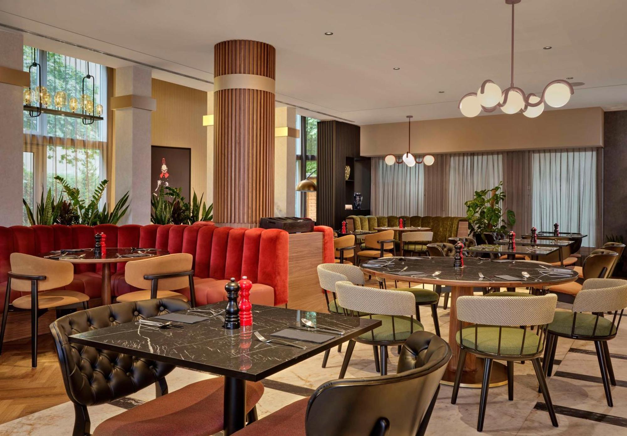 Radisson Red Berlin Kudamm Hotel ภายนอก รูปภาพ