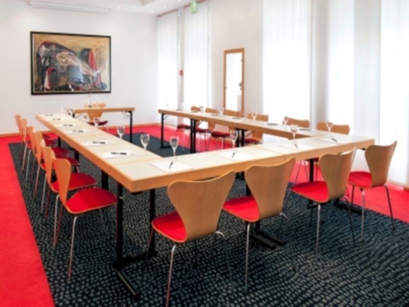 Radisson Red Berlin Kudamm Hotel ภายนอก รูปภาพ
