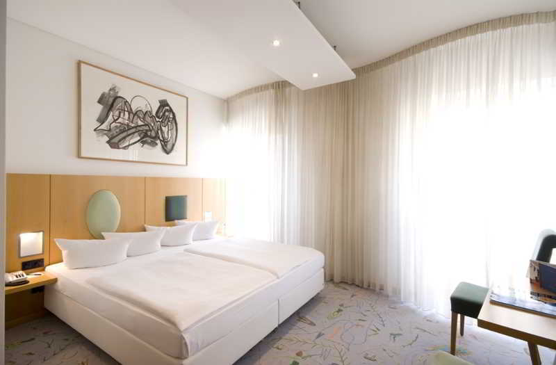 Radisson Red Berlin Kudamm Hotel ภายนอก รูปภาพ